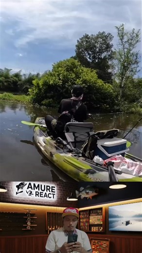 wow.... a big explosion from behind a tree branch, it turns out there was a monster waiting for this fisherman's bait, a fight ensued, until this fisherman's rubber boat was dragged away🔥🔥🔥 #reels #shorts #fishing #strike #explosion #bigfish #reaction #remix #viral #trending #fyp Sc : Jatdanai Chaikiree | Jaiz Ali Parakkasi