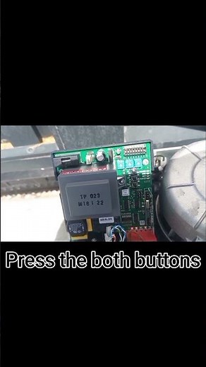 how to program bft gate motor remote control #bft#gatemotor#programming#remote#arabicshort