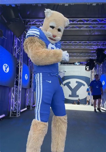 had to hit this for gameday #cosmo #byu #collegefootball | College football
