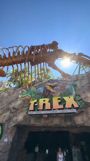 Exploring the T-Rex Cafe at Disney Springs