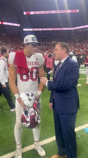 6 catches, 126 yards. HUGE championship game for Charlie Becker. | Big Ten Conference