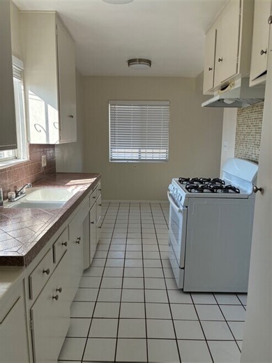 9412 1/2 Flower St, Bellflower, CA 90706 - For Rent