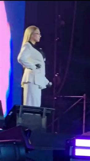 G Dragon and Dara Perform Together at Taeyang Concert | Korea Day 1 Highlights