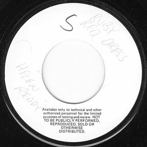 Helen Reddy - Leave Me Alone (Ruby Red Dress)