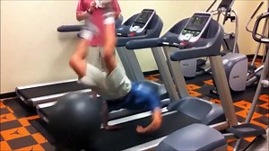The Ultimate Treadmill Fails Compilation | FailCentral - video Dailymotion