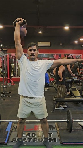 One arm overhead kettleball squat #viral #shorts