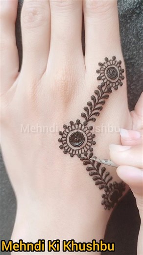Minimal Flower Mehndi Design 🌼 | Quick & Easy Henna Art #shorts
