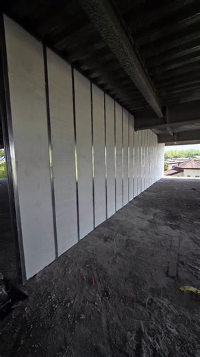 ‎باصدسال سابقه کار ساختمانی در سه نسل‎ on Instagram‎: "با توجه به برنامه زمان بندی پروژه تا پایان تیرماه کلیه دیواره های داخلی و خارجی به متراژ حدودی ۲۰ هزار متر مربع را به پایان خواهیم رساند و به موازات تاسیسات برق و مکانیک و بخشی از نازک کاری صورت خواهد پذیرفت تمام عملیات به گونه ای برنامه ریزی شده که کوچکترین تداخلی بین اکیپ های اجرایی وجودنداشته و هر آیتم آیتم بعدی خود را تحت فشار زمانی قرار بدهد"‎