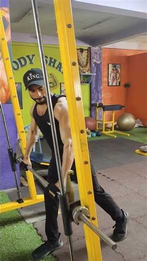 Smith Machine Bar Push Ups