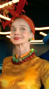 Genauso facettenreich wie Berlins High Society! ✨ Egal ob: Berliner Signature Drinks in der neuen Sphere Bar, der modernsten Bar Berlins auf 203 Metern Höhe genießen  Die über 9 Jahrhunderte Stadtgeschichte, oder den Bau des Fernsehturms in VR erleben  Das perfekte Foto schießen  Oder einfach die Aussicht über Berlin genießen  Hol dir jetzt dein Ticket für ein Wahrzeichen, das in Erinnerung bleibt! ️ | Berliner Fernsehturm | Facebook