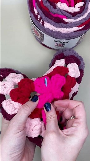 Weaving in ends using SB Finishing Needles