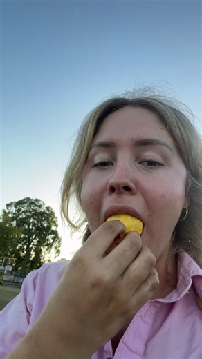 Fully Ripe Mangoes: A Delicious Snack Experience
