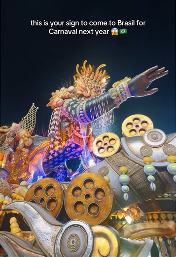 The samba school parade (desfile das escolas de samba) in Brasil during Carnaval is one of the most iconic and impactful things I’ve ever seen and I definitely recommend it!! One should also go to the street blocos, where there’s live music in the streets and you’ll find the best costumes!! Sei que existem polêmicas do Carnaval oficial mas não devemos ignorar o fato de que esses carros e essas fantasias foram feitas a mão com muito amor e carinho 💙🇧🇷 #brasil #carnaval #brazil #carnival #riode