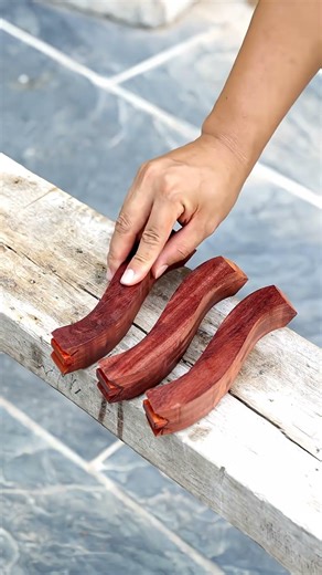 Bawang Cheng Tenon of Chinese Mortise and Tenon Craftsmanship, Stool Application Demo