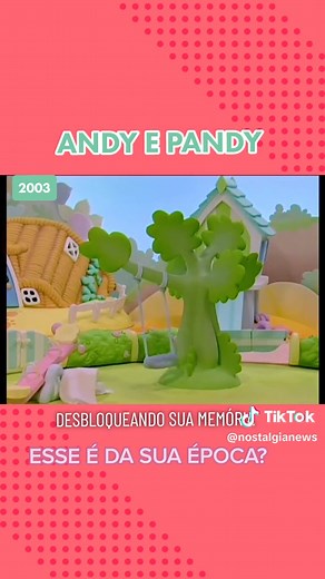 A série é ambientada numa vila onde vários brinquedos convivem juntos. Andy Pandy é um garotinho com roupas azuis que junto de seus amigos Looby Loo e Teddy (um ursinho de pelucia) se divertem com os moradores da vila. Estes personagens não falam,mas o narrador conta a historia toda. Eles não falam mas às vezes ouve-se os risos deles. São personagens feitas em brinquedo. #desenhosnostálgicos #nostalgiatiktok #nostalgiadesenhos #desenhosanimados #desenhosdeinfância #coisasdeinfância #infância #de