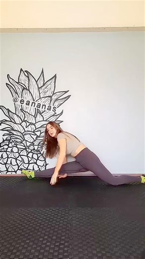 How to do split 😯 #shorts #motivation #yoga