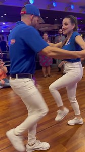 Aquí nuestra demostración final en la clase impartida en Colonia - Alemania. Aprendan a bailar con nosotros https://es.anthonycarla.com | Anthony y Carla Dominican Flow