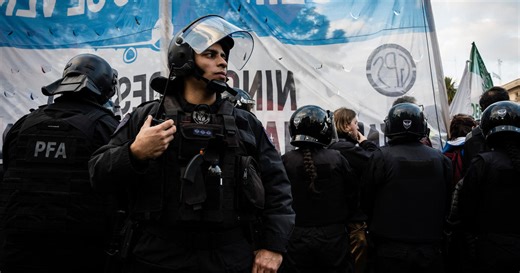 Geoffrey Hinton on promise, risks of AI