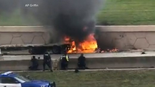 18-wheeler reaches speeds of 100 mph while being chased by police on Texas highway