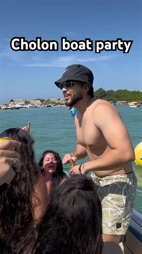 Boat party in Cholón | Cartagena vibes only 🚤🏝️🔥
