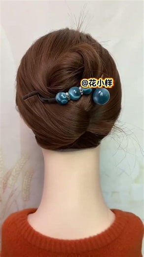 Spring Hair Trend: Easy & Chic Updo