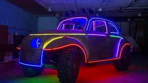 Supersized VW bug towers over traffic | CNN