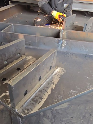 This is a chemical plant project that we are producing.The processing technology is fully in accordance with the requirements of the European standard for steel structure.This is one of the components we are processing. www.bysteelstructure.com, email:info@bysteelstructure.com whatsapp: 86 19853655570; #HeavyIndustry #SteelStructure #Steelstructureairport #SteelConstruction #Steelstructureairport