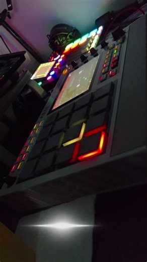 Rough Drafting on a Sunday #hiphop #beats #music #that805er #rap #westcoast #win #1million #akai