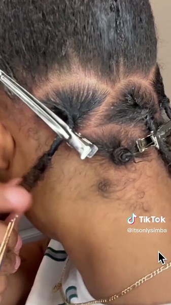 I deleted it on accident 😒 I’m not redoing the caption I forgot 😂 but this how I started my loc journey #fyp #instantlocs #locretwist #locjourney #starterlocs #partingtutorial