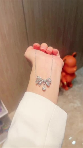 Do you like this ribbon necklace? I think it will look great on you! #jewelry #smallbusinessuk #tiktokmademebuyit #necklace