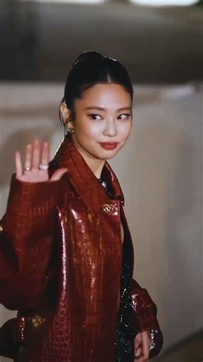 Jennie is one peace ✌🏻 #youtubeshorts #kpopedit #blackpinkmembers #virals