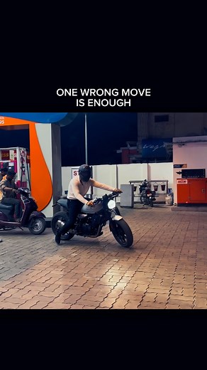 835K views · 25K reactions | RE bikes are different ☠️ . . . . . Guerrilla 450 #bike #guerrilla #royalemfield #trend | Anubhavmma | Facebook