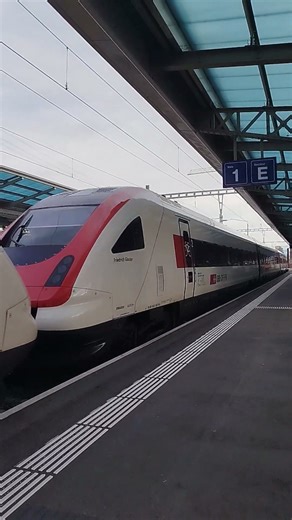 Départ de l'ICN IC5 pour Zurich HB #train #trainspotting #swissrailway