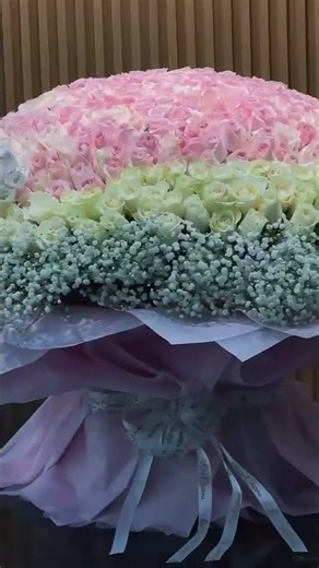 500 pink and white roses. 🌸🤍