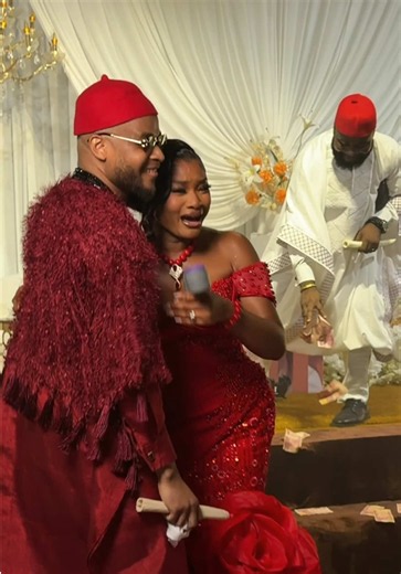 Some moments deserve to be unforgettable, and some songs were simply made for love. ❤️💍 The bride had no idea what was coming, but Achalugo had a moment of its own to create. Surprised a very beautiful bride thanks to her husband. Tag her if you know her ❤️#AchalugoIsHere #fyp #viral