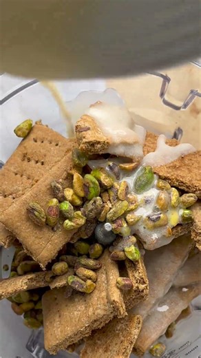 Creamy Vegan Pistachio Cheesecake with Pistachio Crust #vegancheesecake #pistachio #veganbaking