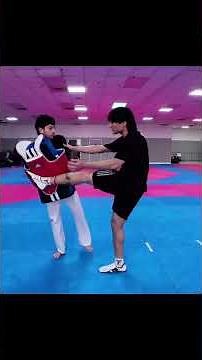How to kick a FAST KICK in Taekwondo⚡️ #taekwondo #fastkick #skippingroundhouse #tkdfury