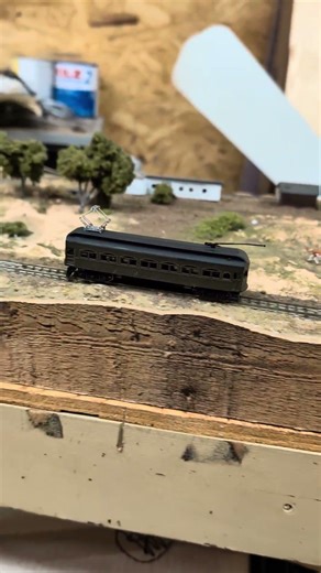 3D printed traction controller and train.