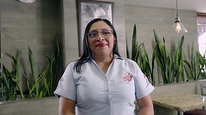 Cada aniversario en Patsy está hecho de historias que nos llenan de orgullo, y hoy celebramos una muy especial: los 25 años de trayectoria de Lidia. 🌟 Con su dedicación y amor por lo que hace, ha inspirado a generaciones y ha construido junto a nosotros un legado de esfuerzo y pasión. 💜🍓 Gracias, Lidia, por estos 25 años. Eres parte de lo que hace grande nuestra historia. 🎊✨ | Patsy