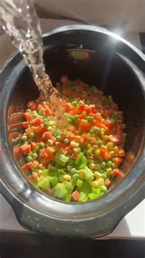 winter warmer meal prep slow cooker chicken noodle soup, check ingredients in description #fitness