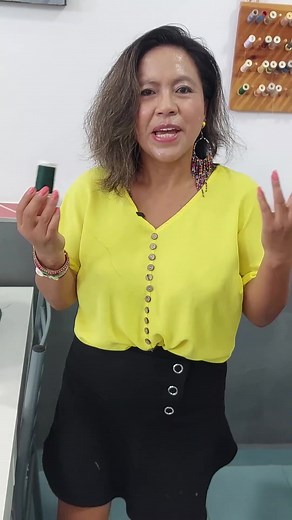 SÚPER CONSEJO🧵Cómo enhebrar la máquina de coser✅ Aprende de forma fácil a enhebrar tu máquina de coser en segundos❗❗❗ 🔍Y si quieres saber más estamos en: 📍Calle San Roque 21, Las Lagunas, Mijas ☎️ whatsapp 676 068 705 www.costurmoda.com Y también en YouTube! @costurmoda #costurmoda #escueladecostura #patronaje #corteyconfeccion #enhebra #maquinadecoser #singer #singertradition #coserfacil #coseresmisuperpoder #coserfacilymas #cosermola #coser #costuracreativa #costuraparaprincipiantes #costur