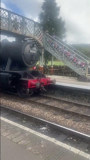 WD austerity 2-10-0 pulling into Weybourne on the steam back to the 40s event