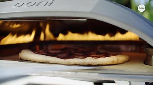 13K views · 139 reactions | We’ve nailed down a couple of key tips when it comes to topping your Ooni pizza that will help you achieve a nice even cook for all of your ingredients and help you avoid any tears or holes when launching your pizza! Turn your sound on to hear ‘em. Watch again on YouTube: https://bit.ly/2WNJyGz | Ooni | Facebook