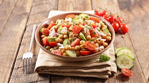 3 Protein-Rich Salad Recipes For Vegans | Herzindagi