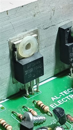 fet remove by technecian #component #pcb #replacement