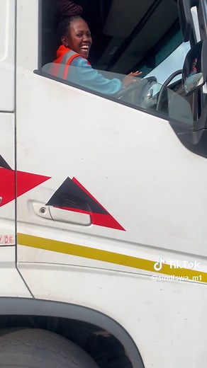 Women in Logistics: Empowering Females in the Transportation Industry