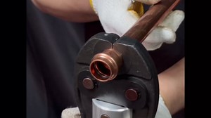 Pro Press Copper Pipe Crimping Tool Kit - 2x 5.0Ah Battery Powered - 1/2" 3/4" 1" US Standard Jaws - Cordless Electric Hydraulic Copper Pipe Crimping Tool for Plumbers（KF-1930）