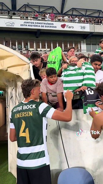 Lado a Lado convosco até ao último segundo 🤝 Obrigado por todo o apoio 💚 #SCPNFFC #SportingCP #TikTokDesporto