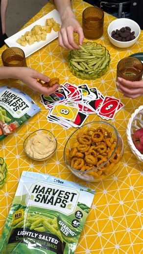 Friends that snack together, stay together ✨ Harvest Snaps Crunchy Loops = the ultimate Friendsgiving crunch for game night 🙌 | Harvest Snaps