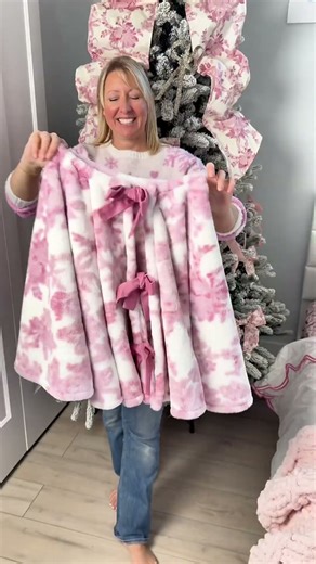 Holiday Magic Meets Teen Style with @pbteen #pbtgiftguide #ad